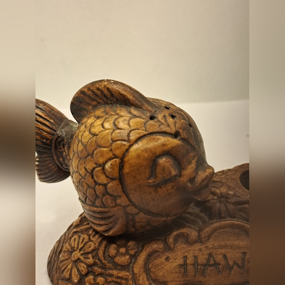 Vintage treasure craft Hawaii fish salt and pepper shakers. - Picture 4 of 8